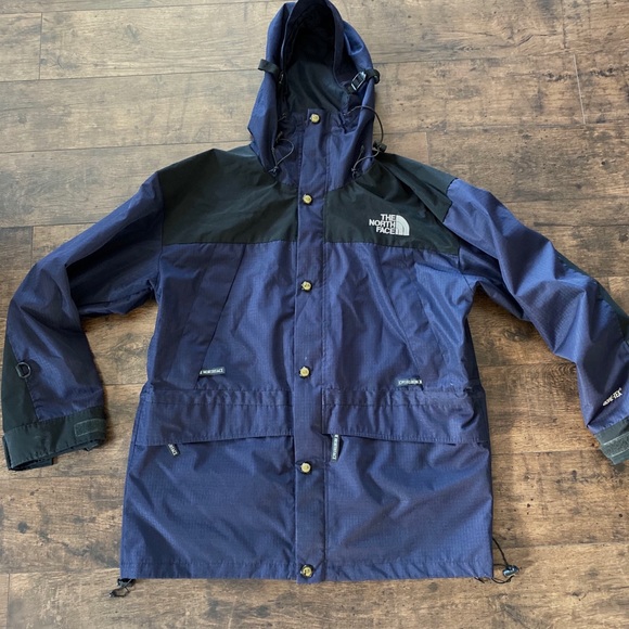 The North Face Gore-Tex Summit Series Jacket - Picture 4 of 7